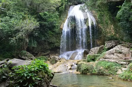 Salto del Arociris, Soroa}